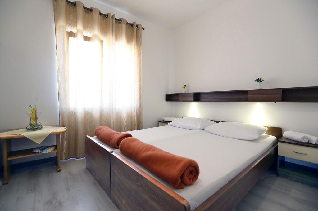 Hotel Oceanus Deny Pag Town Zewnętrze zdjęcie