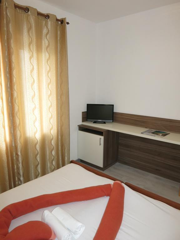 Hotel Oceanus Deny Pag Town Zewnętrze zdjęcie